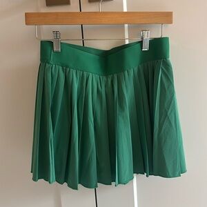Aritzia TNAction Skirt